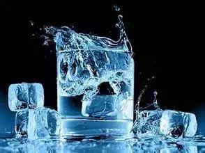 選擇什么樣的水?桶裝水or礦泉水,常喝好水身體更健康-凈即直飲水